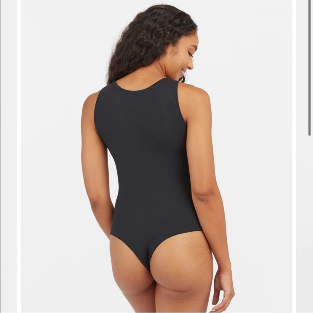 NWOT SPANX suit yourself scoop neck tank bodysuit in black Size: Medium - Picture 4 of 10